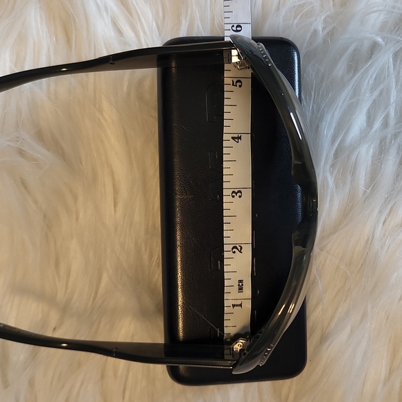 Yves Saint Laurent sunglasses - Picture 15 of 16